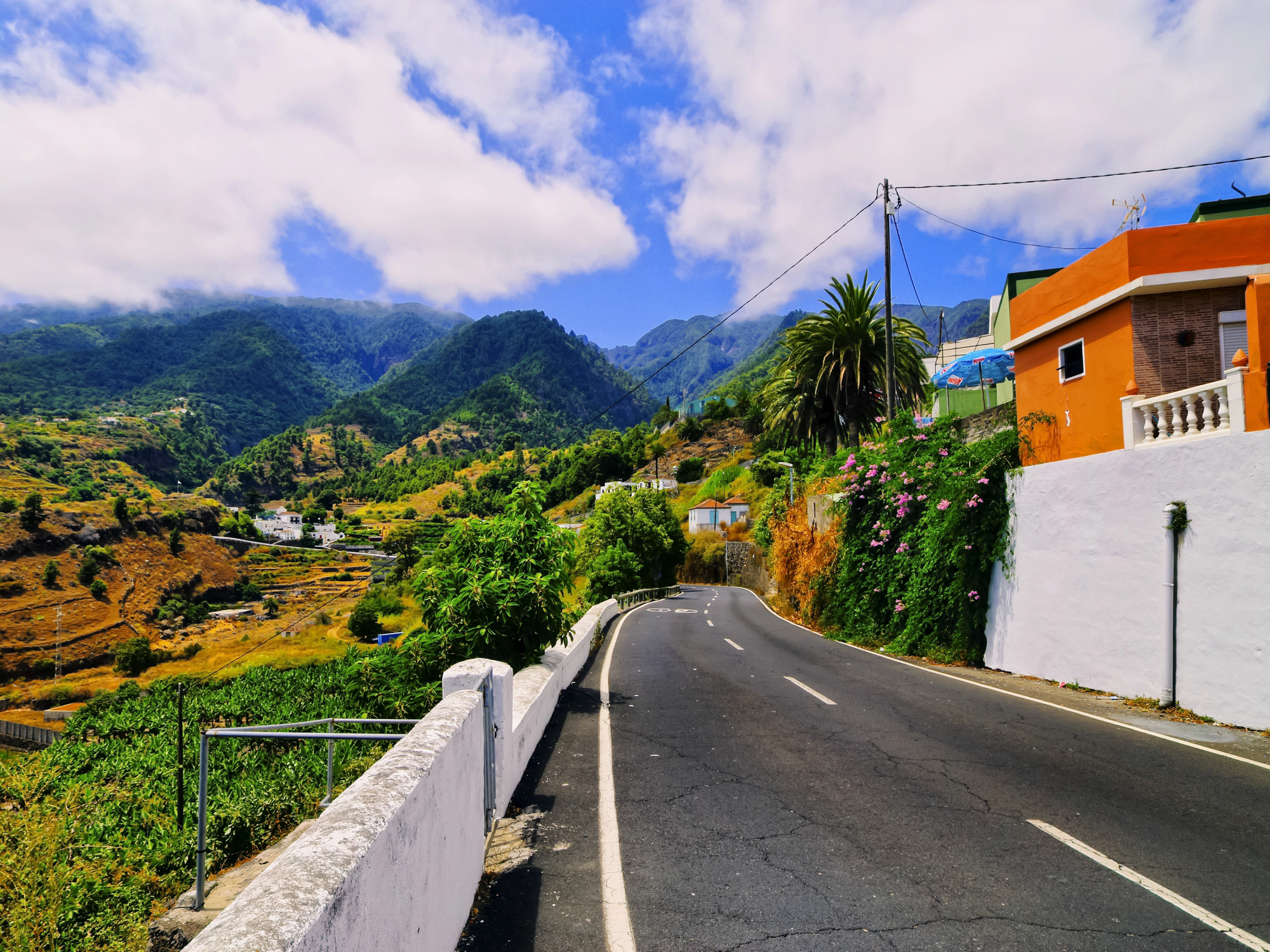 vía publica en la palma, islas canarias